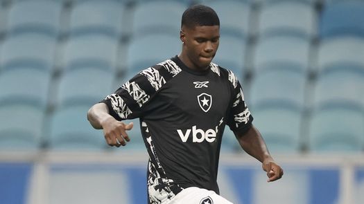 Kadir Barría debutó en la Copa Sudamericana en el empate de Botafogo ante Caracas Kadir Barría debutó en la Copa Sudamericana en el empate de Botafogo ante Caracas