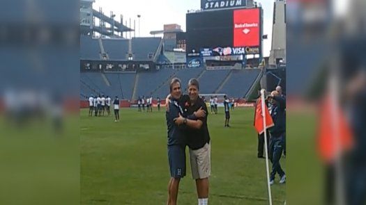 Encuentro de técnicos Bolillo y Pinto en el Gillette Stadium