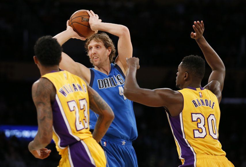 Mavericks ganan a Lakers con canasta tardía de Nowitzki