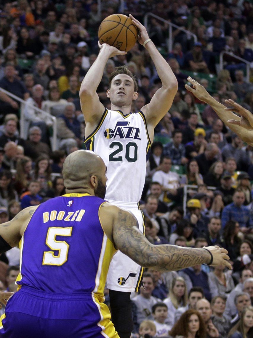Jazz gana 94-85 a Lakers y rompe racha de tres reveses