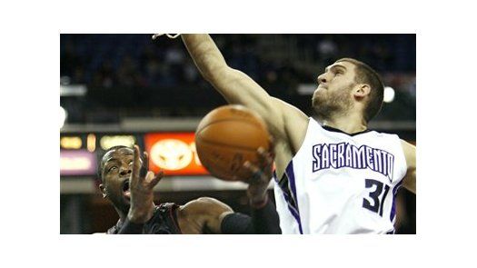 NBA: Heat 115, Kings 102; Wade anota 34 puntos