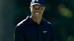 Tiger Woods y su hijo arrancan quintos en su regreso al golf