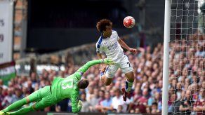 Leicester mantiene paso sorprendente y vence al West Ham
