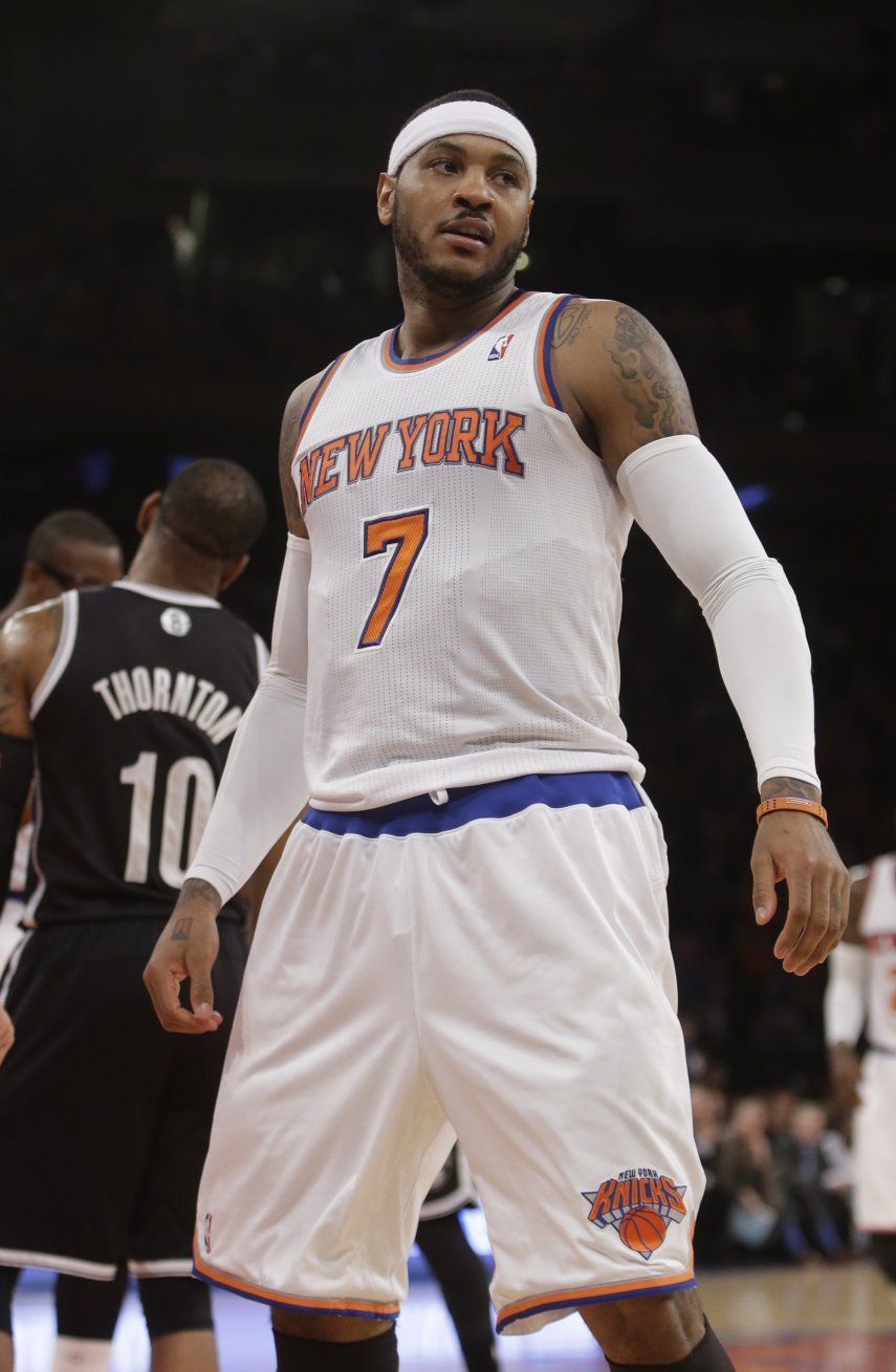 Knicks apabullan a Nets y siguen en la lucha