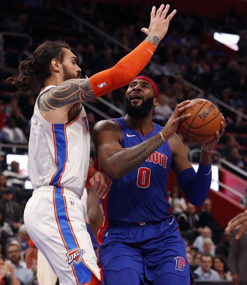 Adams y Westbrook guían al Thunder en paliza sobre Pistons