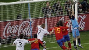 Mundial: Casillas y Puyol hacen historia en España