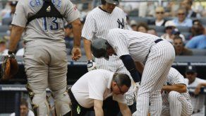 Jeter sale de partido por pelotazo en el pie