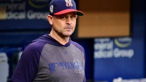 Filis remontan a Dodgers y Yankees ganan a Rays pese a la expulsión de Boone