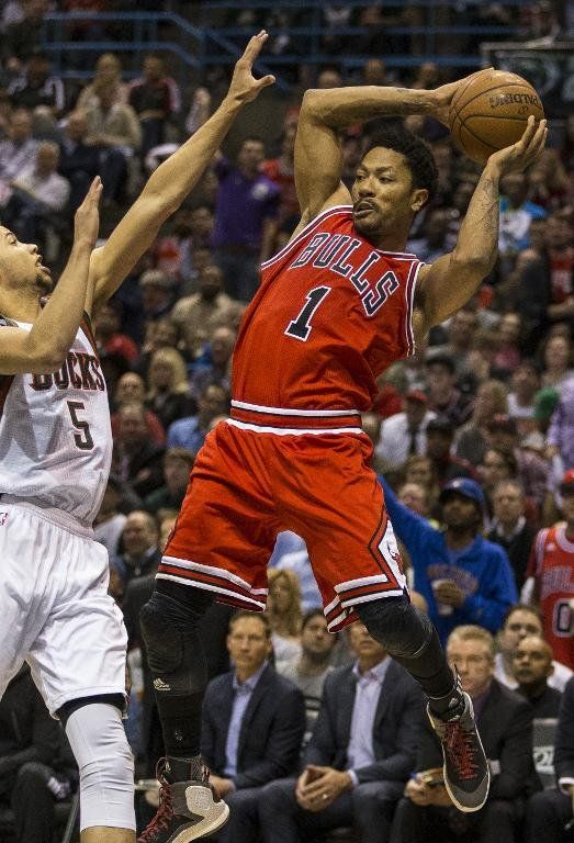Rose y los Bulls, a un paso de eliminar a los Milwaukee