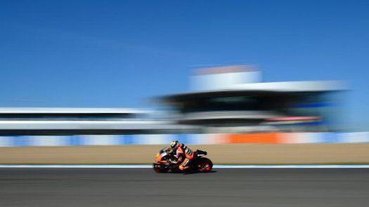 Espargaró, Rabat e Isaac Viñales lideran los ensayos libres en Jerez