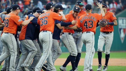 Astros apalean 11-3 a Indios, barridos en serie divisional