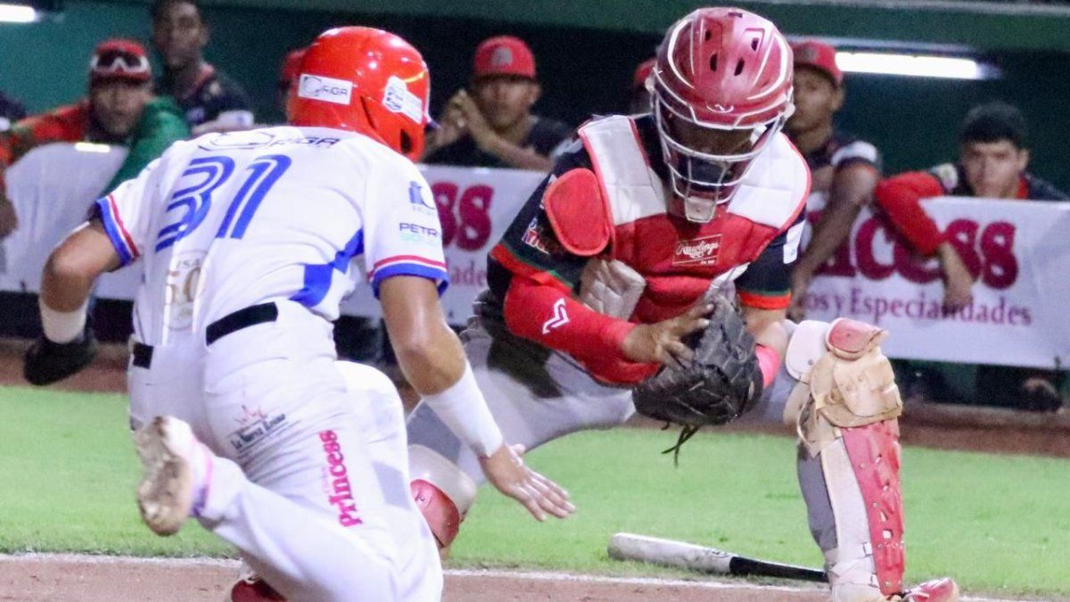 Béisbol Juvenil 2026: Line Up de Panamá Oeste y Chiriquí para el 4to juego de la Serie FInal Béisbol Juvenil 2026: Line Up de Panamá Oeste y Chiriquí para el 4to juego de la Serie FInal
