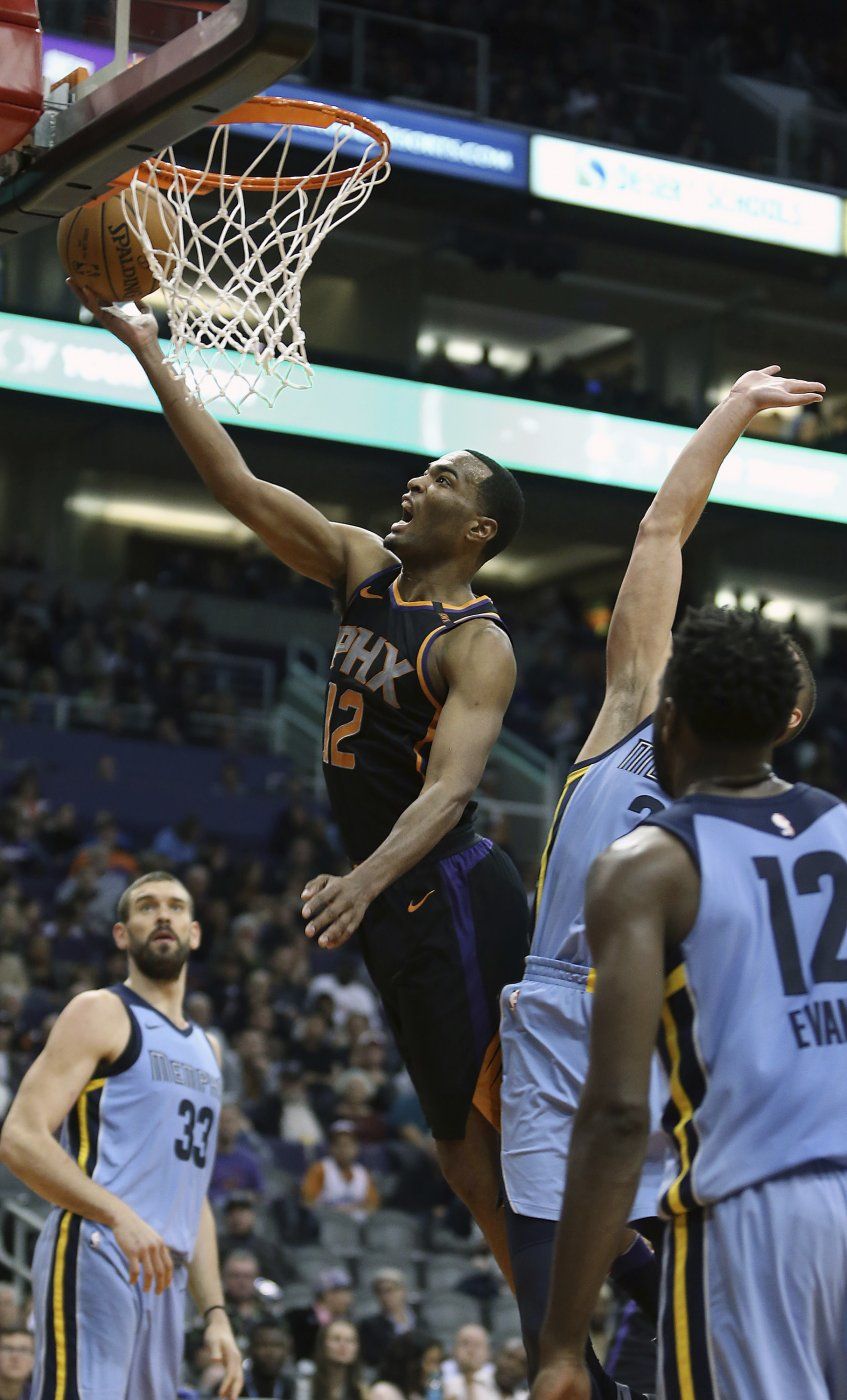 Troy Daniels da triunfo a Suns sobre Grizzlies con triple