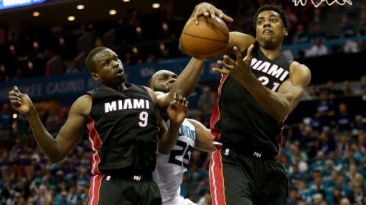 NBA: Luol Deng firma con los Lakers por cuatro años