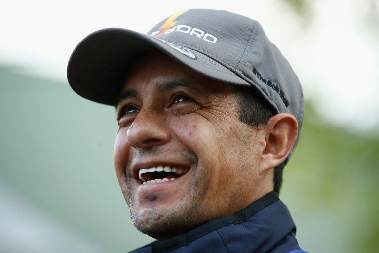 El jinete mexicano Víctor Espinoza se lesiona y su caballo muere en entrenamiento