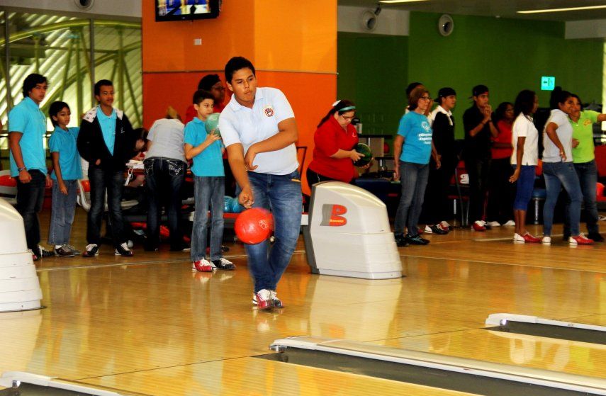 III Torneo Intercolegial de Bolos