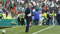 Javier Aguirre toma las riendas del Valencia con la misión de evitar el descenso Javier Aguirre toma las riendas del Valencia con la misión de evitar el descenso