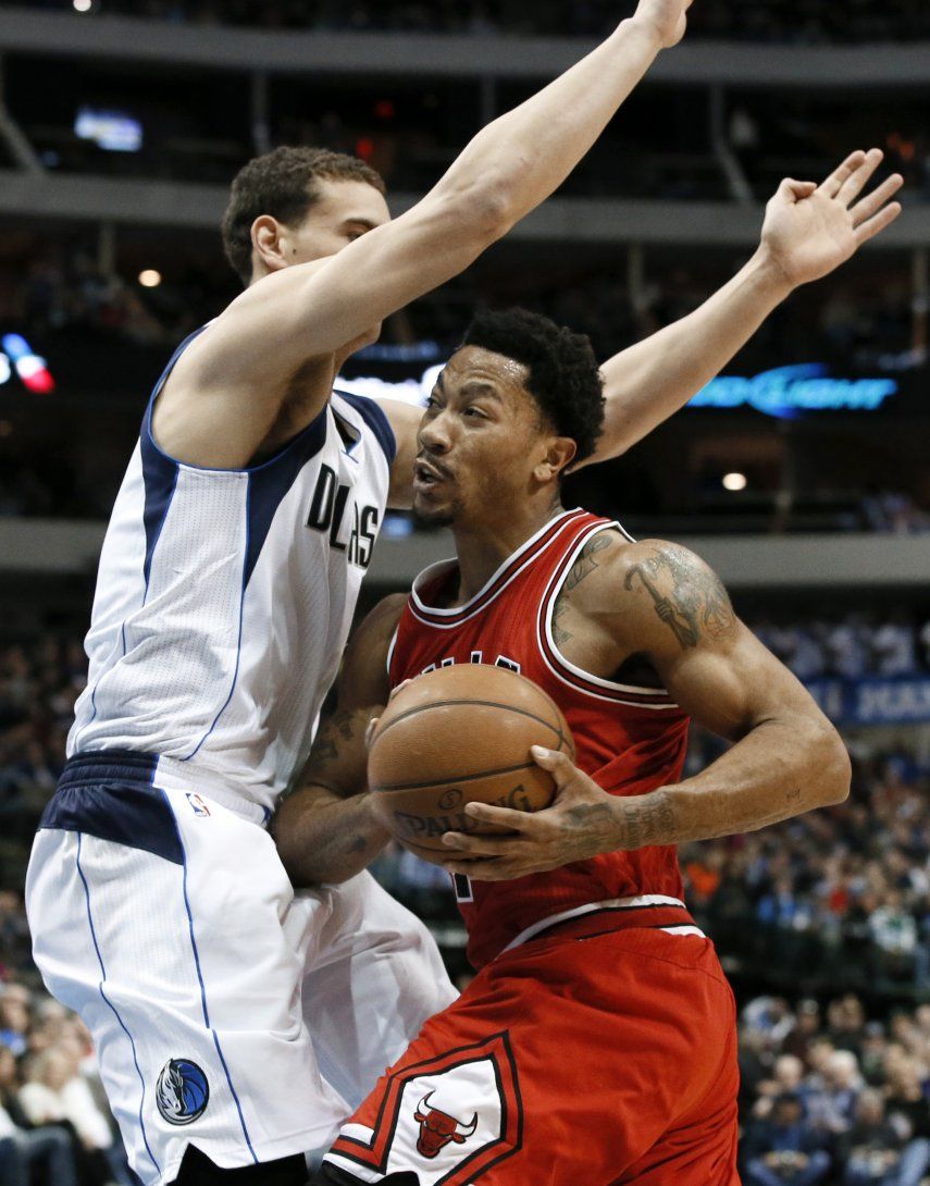 Rose y Butler comandan triunfo de Bulls en Dallas
