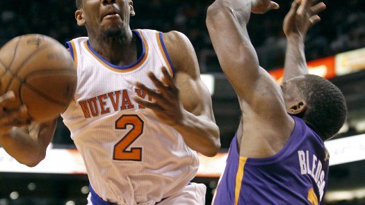 Bledsoe coquetea con triple doble en victoria de Suns