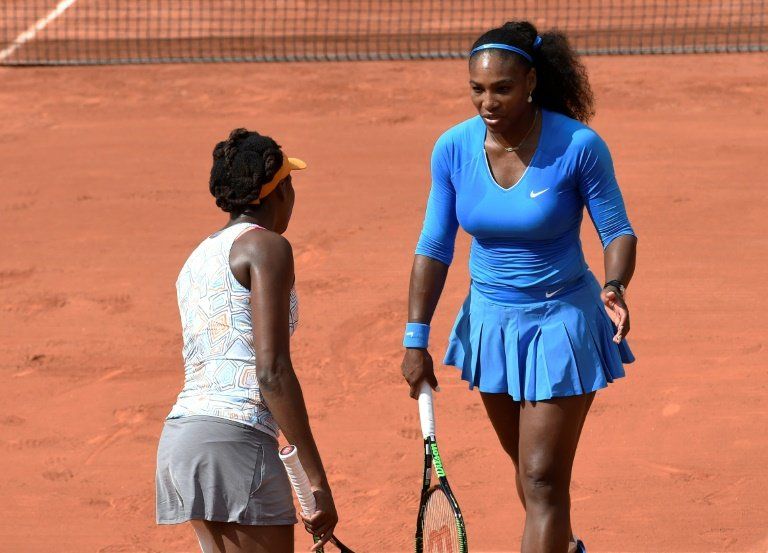 Las hermanas Williams son eliminadas en la tercera ronda de dobles