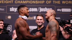 Soy el rey de los regresos, dijo Joshua en conferencia ante Oleksandr Usyk