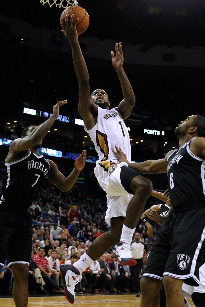 Pelicans remontan y vencen a Nets en prórroga