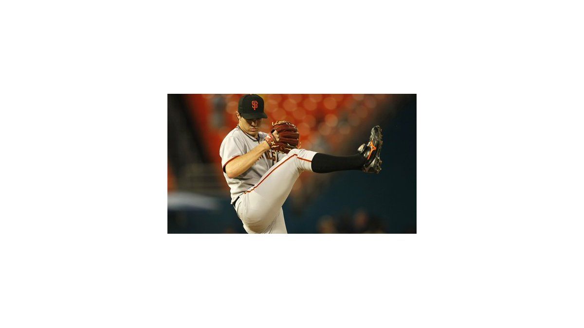 MLB: Gigantes 2, Marlins 1; Zito rompe racha de derrotas