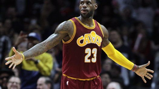 Cavaliers liquidan a Clippers con triples
