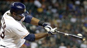 Astros apalean 7-3 a los Atléticos