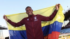 Jhon Durán es oficialmente nuevo jugador del Aston Villa