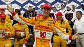 Hunter-Reay gana carrera IndyCar abreviada por lluvia