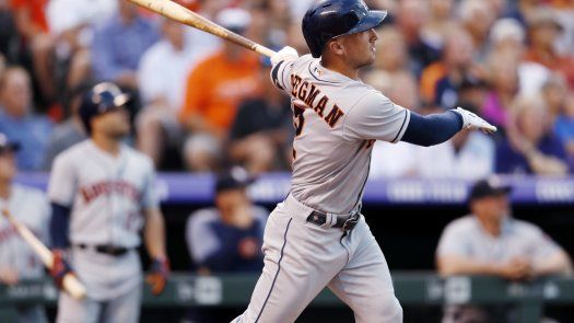 Astros se imponen a Rockies 8-2 con 6 anotaciones en el 10mo