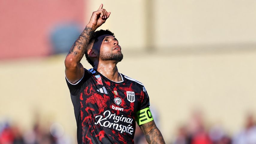 Andrés Andrade titular contra el Liverpool y llevará la cinta de capitán