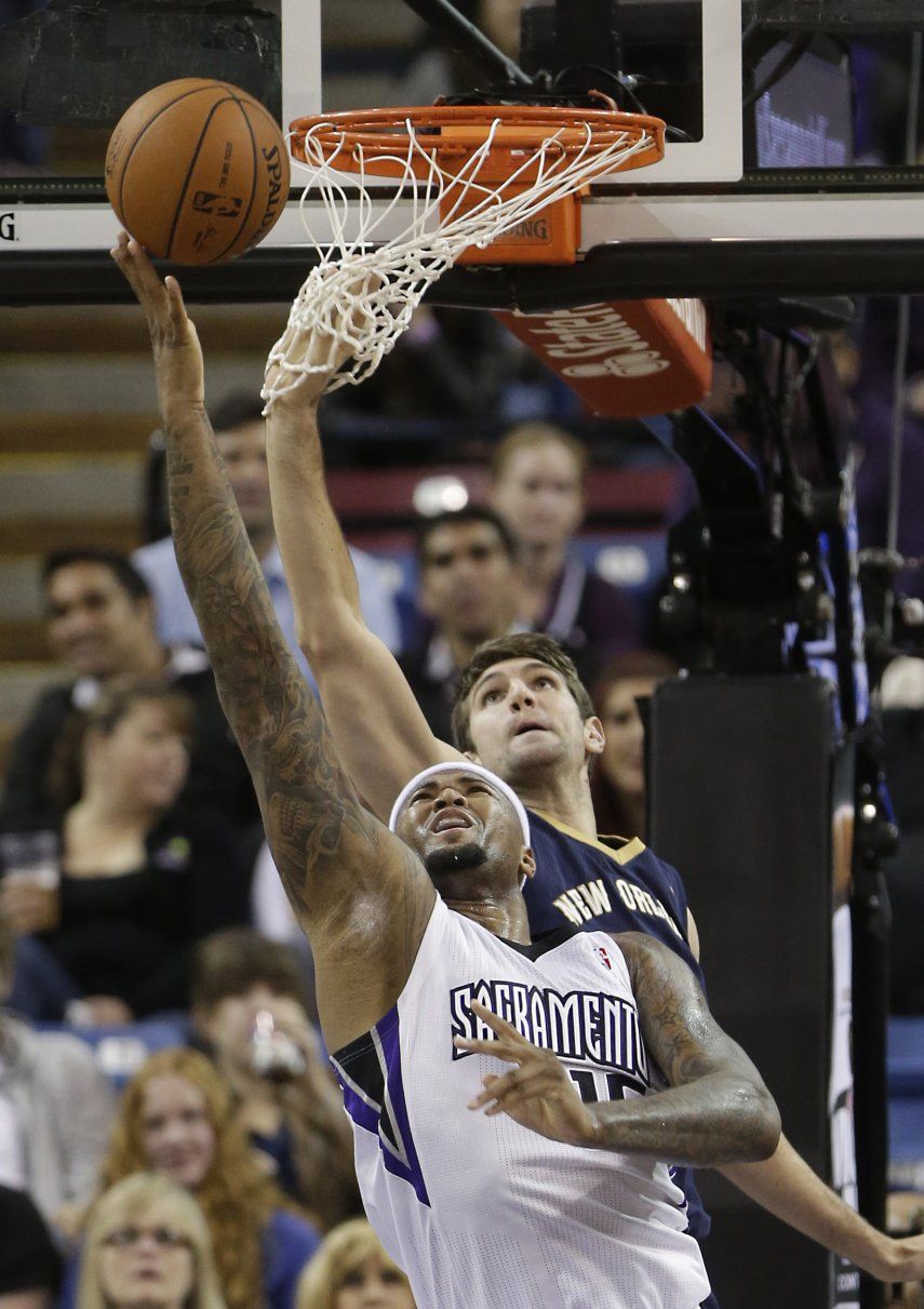 Cousins y Thomas dan triunfo a Kings