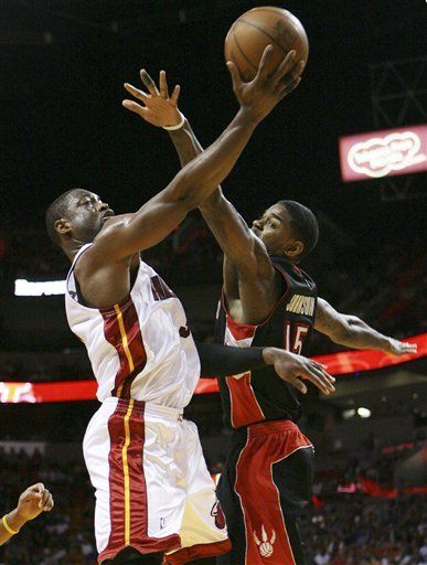 NBA: Heat 97, Raptors 94; Arroyo responde al final