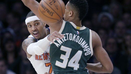 Anthony coquetea con triple doble; Knicks derrotan a Bucks