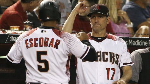Diamondbacks ganan a Piratas con jonrones de Escobar, Walker