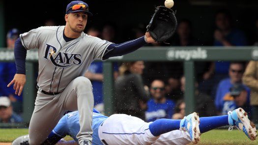 Lowe define con jonrón en victoria de Rays sobre Reales