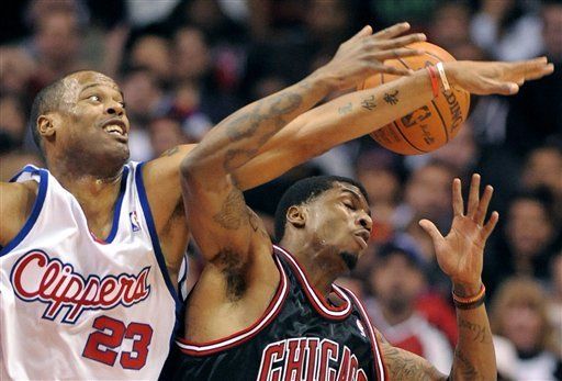NBA: Clippers 104, Bulls 97; Camby atrapa 25 rebotes