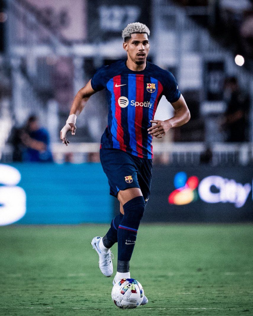 Ronald Araujo se recupera escuchando música cristiana panameña