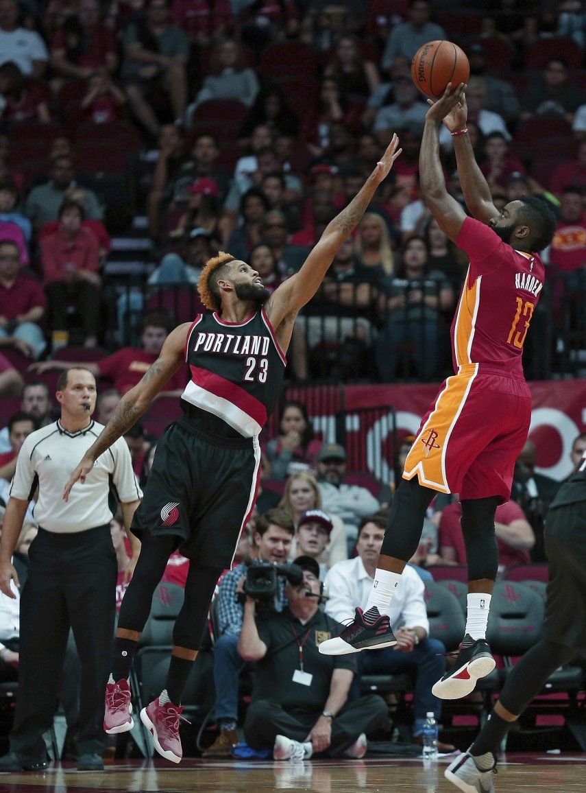 Harden logra su 3er triple doble, Rockets vencen a Blazers