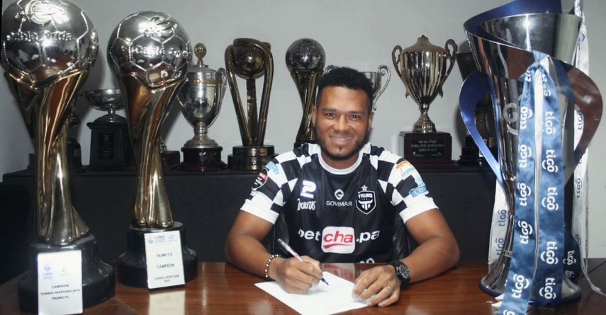 LPF: Rolando Blackburn es nuevo jugador de Tauro FC