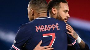 El PSG se pone líder provisional con una goleada al colista