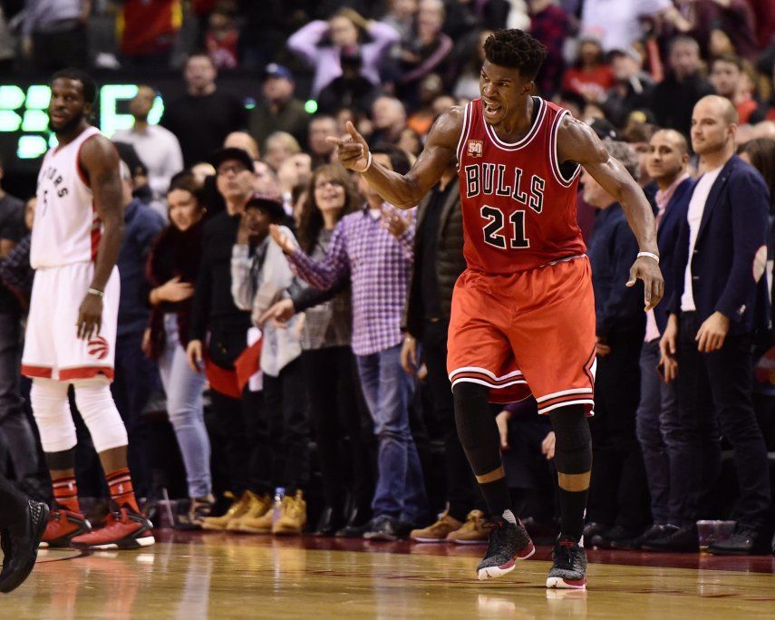 Butler rompe récord de Jordan y Bulls superan a Raptors
