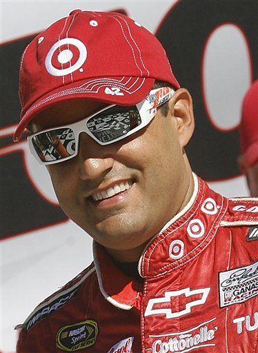 Montoya gana primera posición de arranque en Talladega