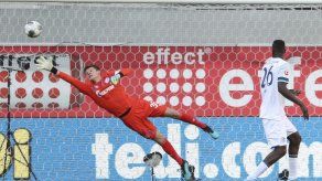 Bayern adquiere a joven arquero Nübel