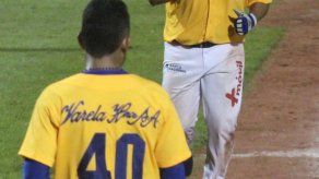 Los Santos sigue invicto y Herrera gana con tres HR de Adolfo Reina