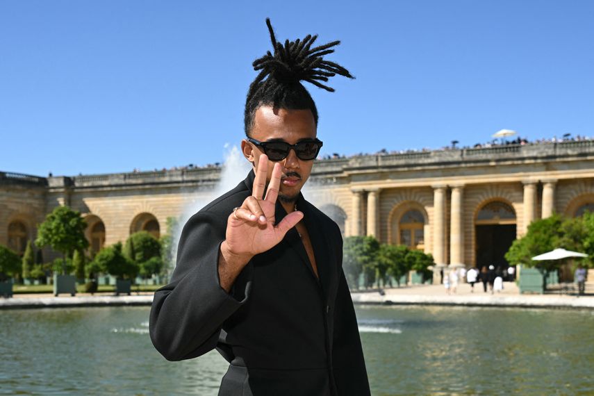 Defensor Jules Koundé renueva con el FC Barcelona hasta 2030