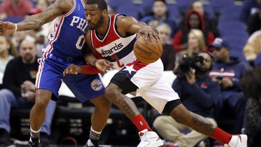 Con triple doble de Wall, Wizards derrotan a 76ers