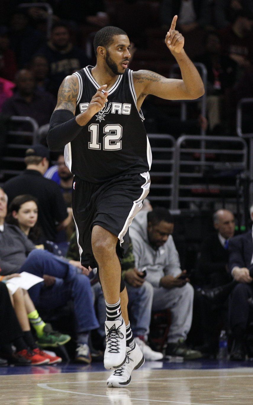 Sin 3 figuras, Spurs abochornan a 76ers